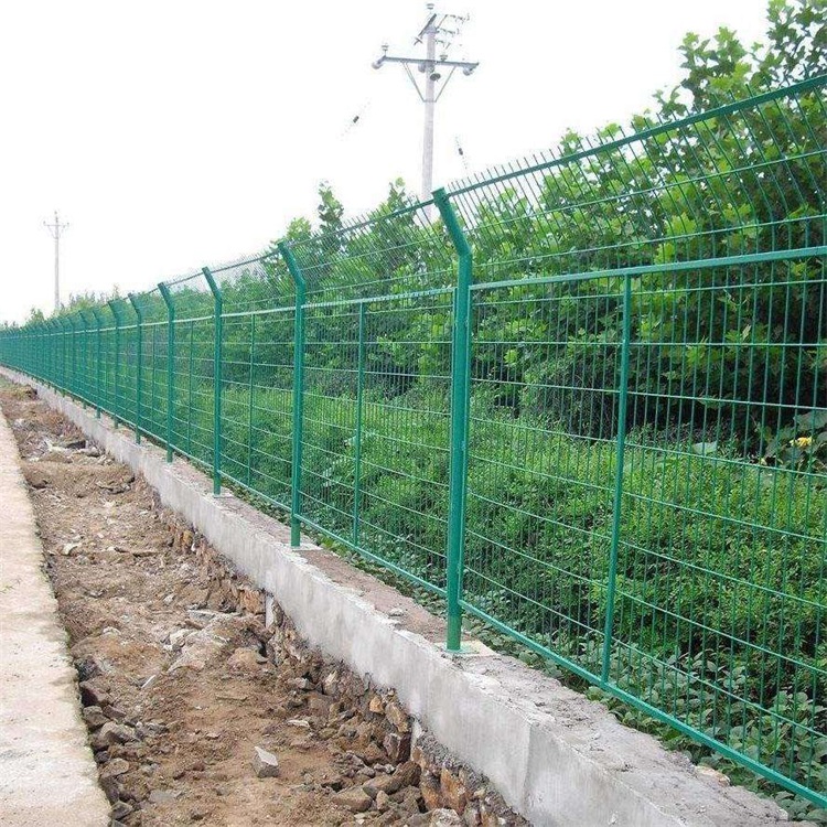 圈地鐵絲圍欄網(wǎng)圖片3