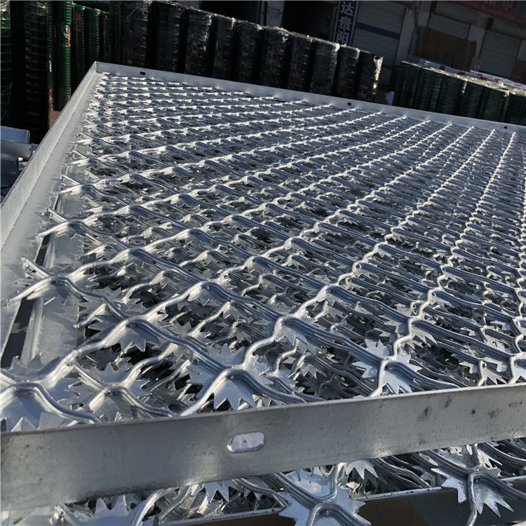 監獄太陽花刺鋼網墻圖片4