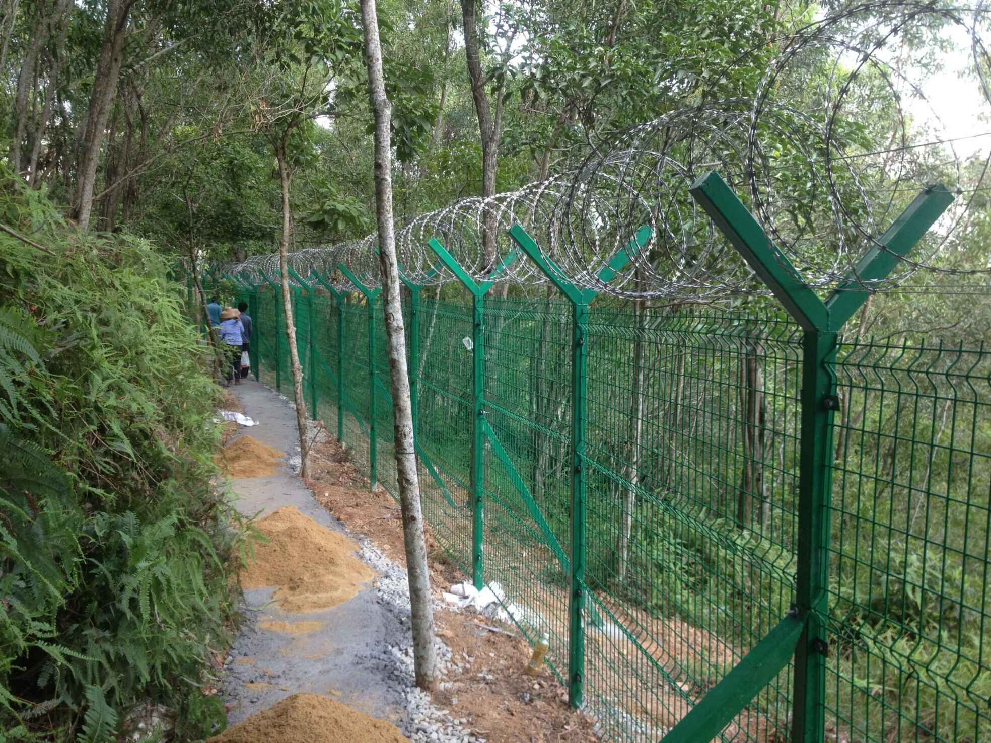 機(jī)場(chǎng)圍界鐵絲網(wǎng)圖片4