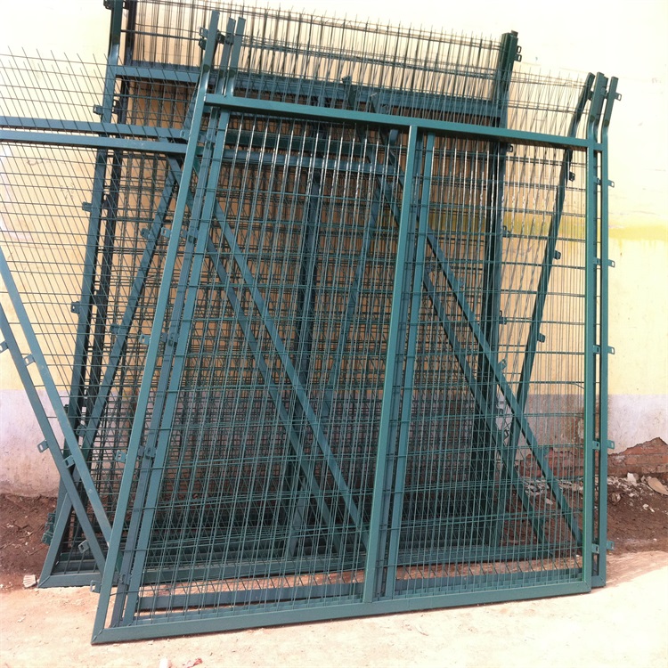 爬坡隔離網(wǎng)圖片4