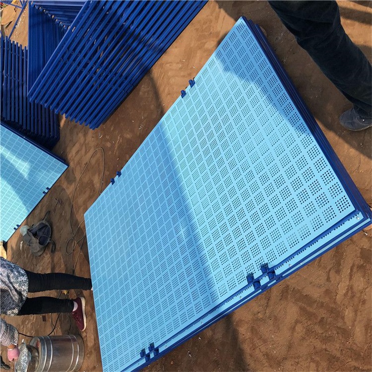 沖孔板護欄圍擋圖片2