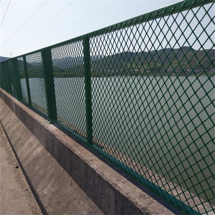 勾花網(wǎng)防拋網(wǎng)圖片1