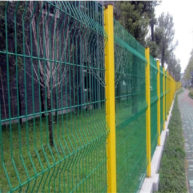 鐵絲網(wǎng)圍墻圖片3