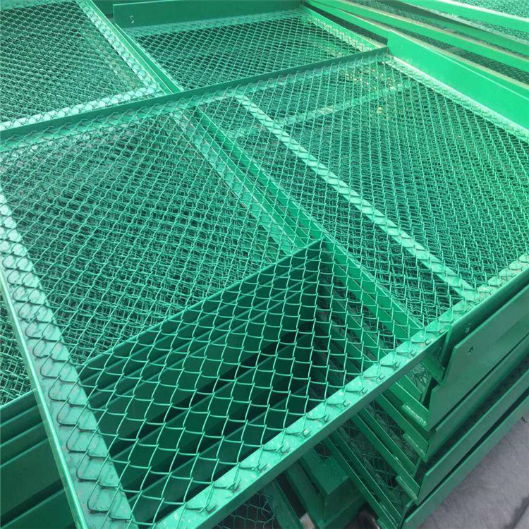 扁鐵式球場(chǎng)圍網(wǎng)圖片2