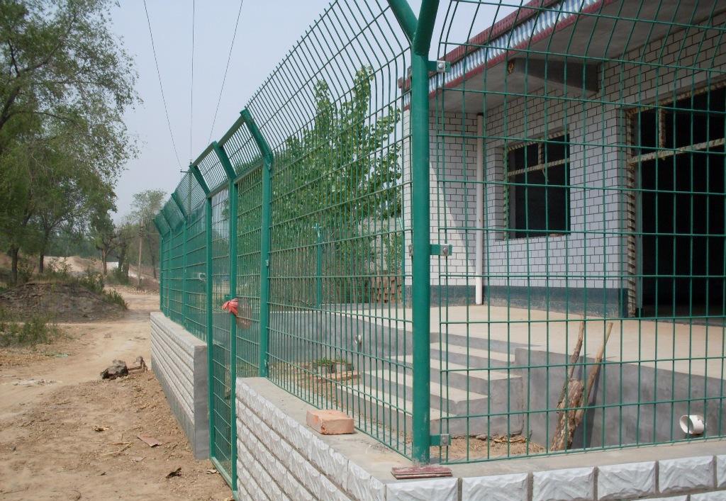 圍墻護(hù)欄網(wǎng)圖片1