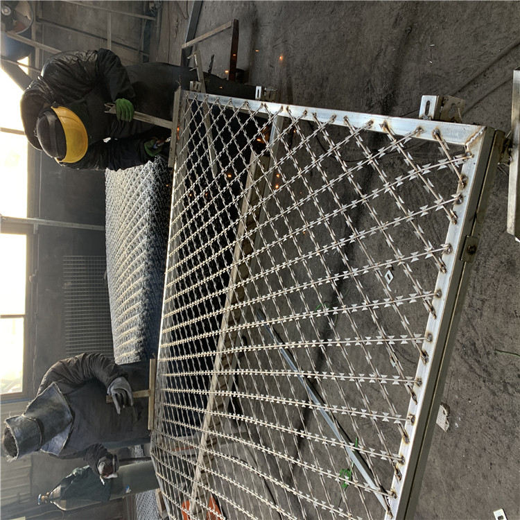 焊接刀刺鋼網墻圖片4