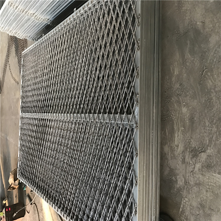 焊接式菱形刀刺刺網圖片1