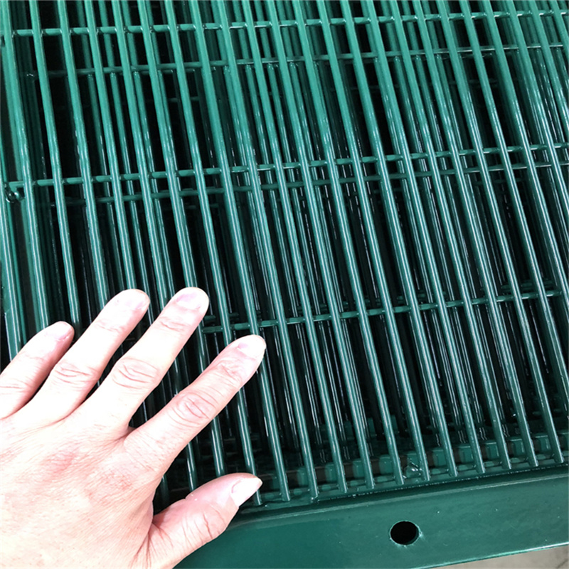 桃型柱密紋護(hù)欄網(wǎng)圖片1