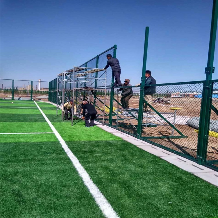 高校體育場(chǎng)圍欄圖片3