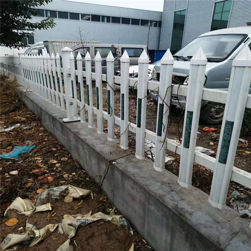 城市道路兩側(cè)護(hù)欄圖片3