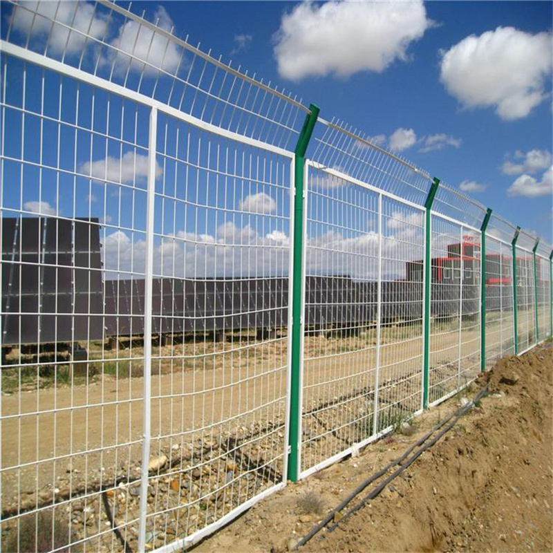 光伏電站鋼絲網圍欄圖片3