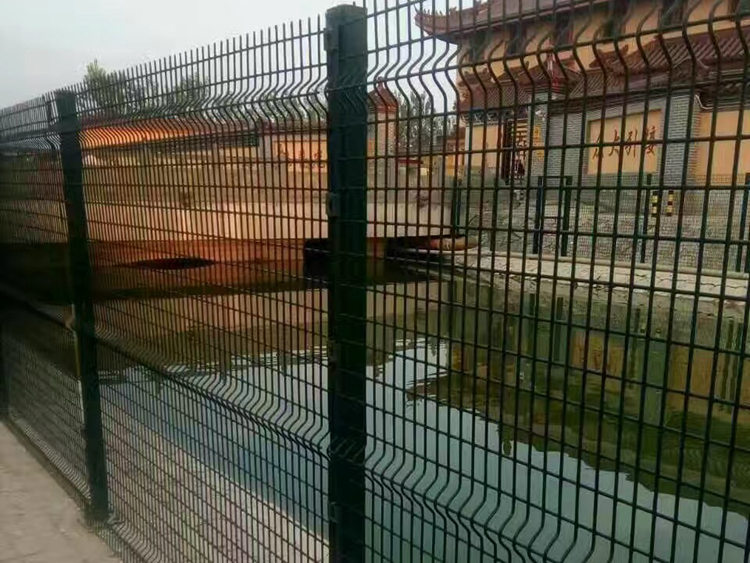 景區(qū)桃型柱護欄網