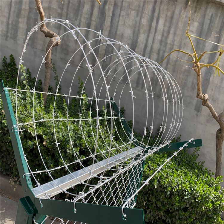 鋁包鋼機場鋼筋網圍界圖片4