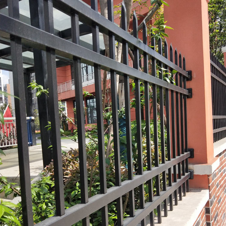 綠化鋅鋼護(hù)欄圖片2