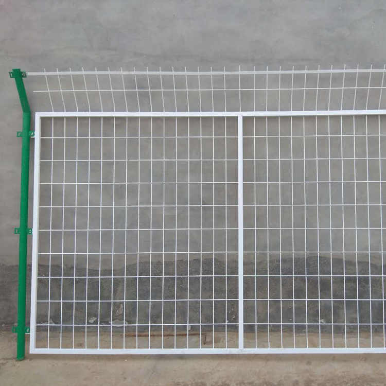 光伏電站隔離圍欄網(wǎng)圖片4
